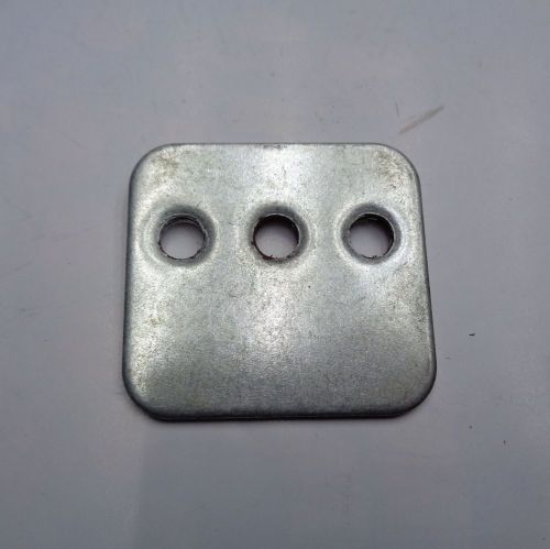 металл. пластина на снегоубороч